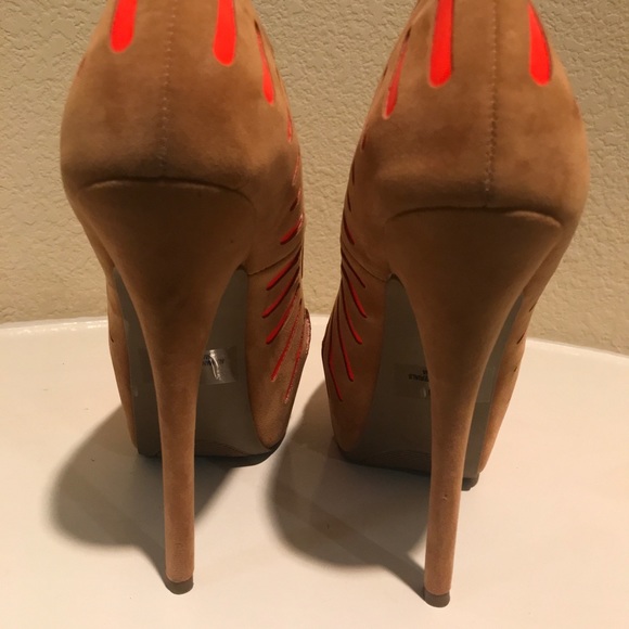 Faux Suede Pumps with Neon Red/Orange - Picture 4 of 6